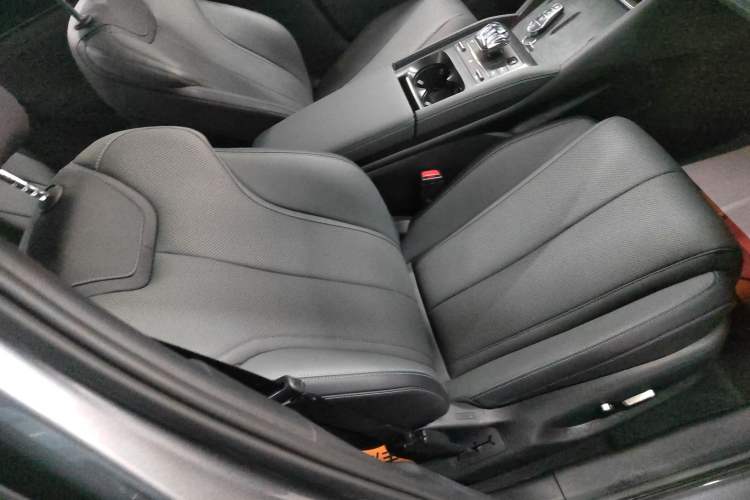 Used BYD Qin L 2025 DM-i Smart Drive 120KM Superior Model Right Front Seat
