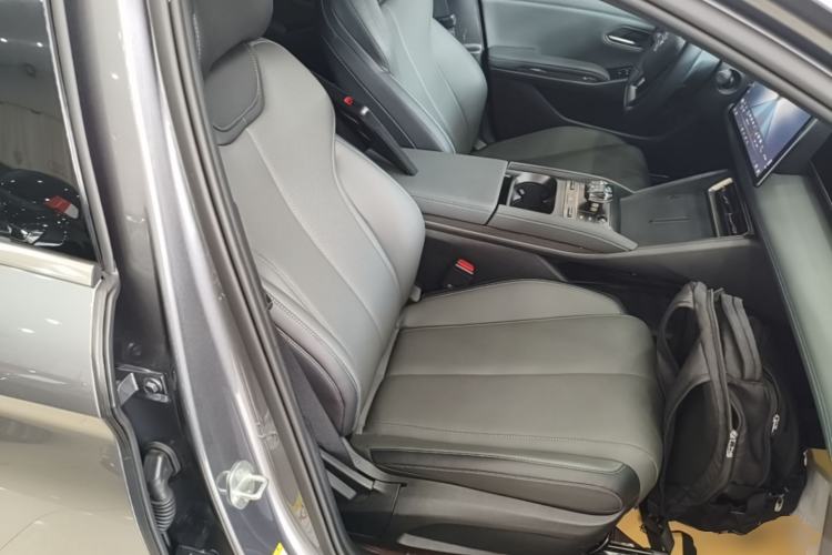 Used BYD Qin L 2025 DM-i Smart Drive 80KM Leading Model Right Front Seat