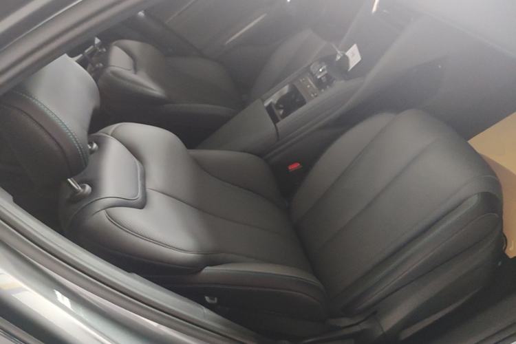 Used BYD Qin L 2025 DM-i Smart Drive 120KM Leading Model Right Front Seat