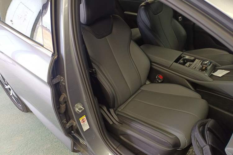 Used BYD Qin L 2025 DM-i Smart Drive 80KM Superior Model Right Front Seat