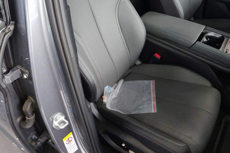 Used BYD Qin L 2025 DM-i Smart Drive 120KM Superior Model Right Front Seat