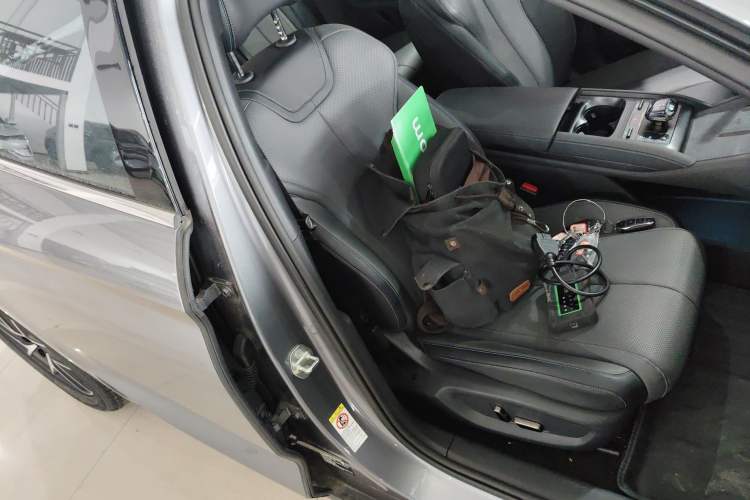 Used BYD Qin L 2025 DM-i Smart Drive 120KM Superior Model Right Front Seat
