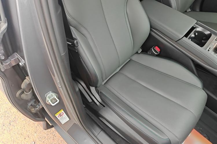 Used BYD Qin L 2025 DM-i Smart Drive 80KM Leading Model Right Front Seat