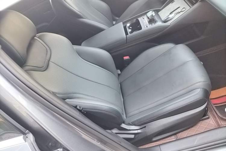 Used BYD Qin L 2025 DM-i Smart Drive 80KM Leading Model Right Front Seat