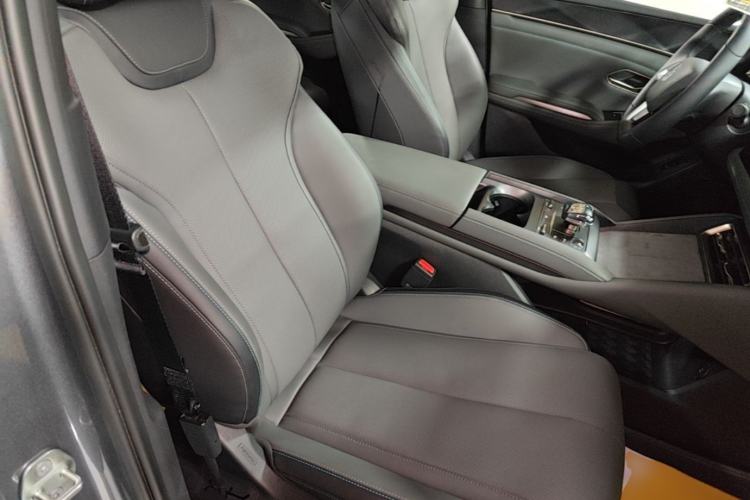 Used BYD Qin L 2025 DM-i Smart Drive 120KM Superior Model Right Front Seat