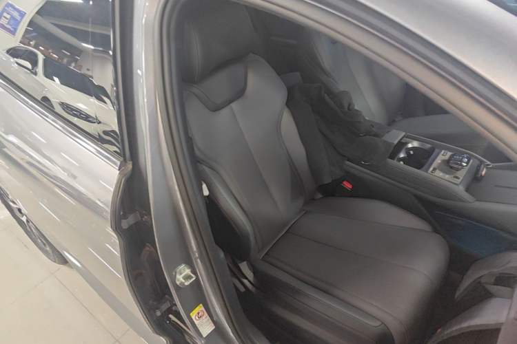 Used BYD Qin L 2025 DM-i Smart Drive 80KM Superior Model Right Front Seat