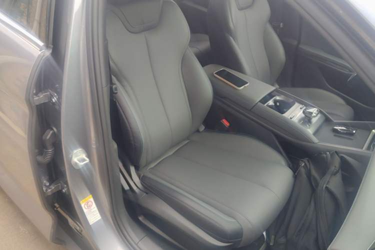 Used BYD Qin L 2025 DM-i Smart Drive 80KM Leading Model Right Front Seat