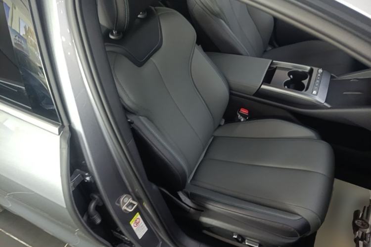 Used BYD Qin L 2025 EV 545KM Beyond Version Right Front Seat