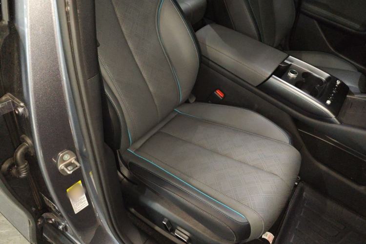 Used BYD Qin L 2025 EV 545KM Cloud Suspension Edition Right Front Seat