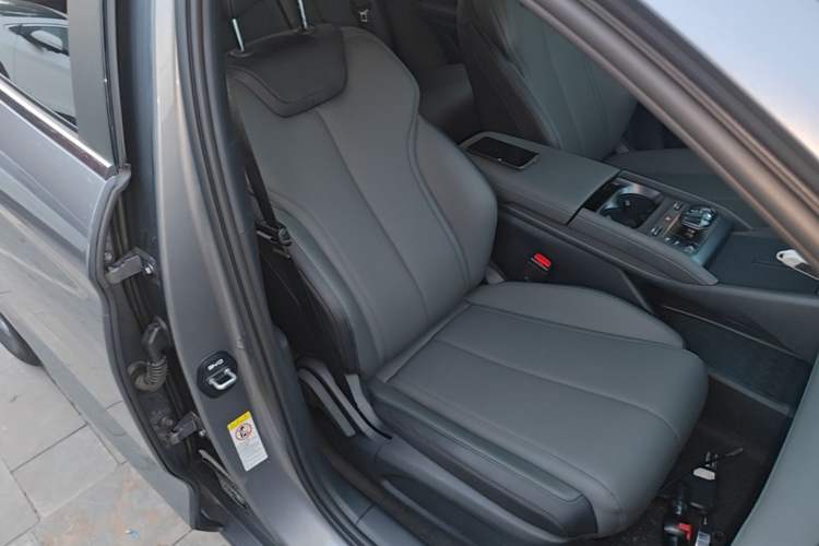 Used BYD Qin L 2025 DM-i Smart Drive 80KM Leading Model Right Front Seat