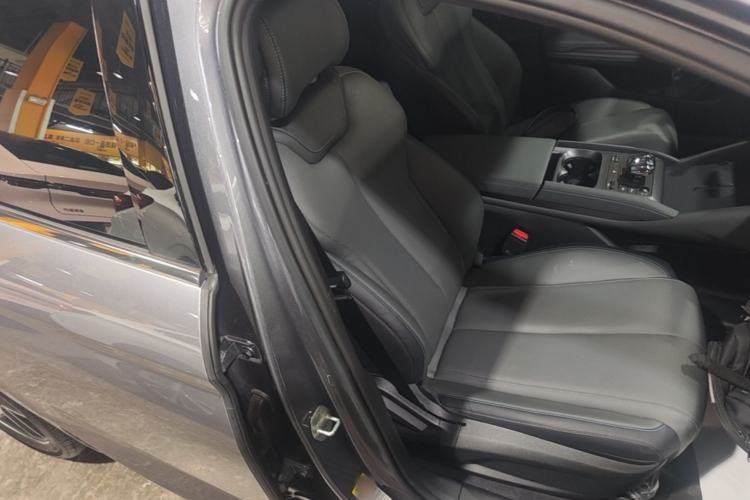 Used BYD Qin L 2025 DM-i Smart Drive 120KM Leading Model Right Front Seat