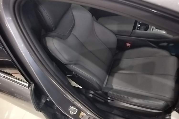 Used BYD Qin L 2025 DM-i Smart Drive 120KM Leading Model Right Front Seat