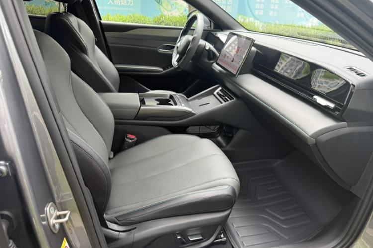Used BYD Qin L 2025 EV 545KM Beyond Version Right Front Seat