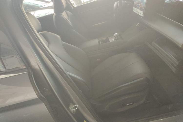 Used BYD Qin L 2025 DM-i Smart Drive 120KM Superior Model Right Front Seat