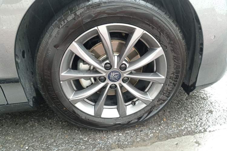 Used BYD Qin L 2025 EV 545KM Beyond Version Right Front Wheel Hub