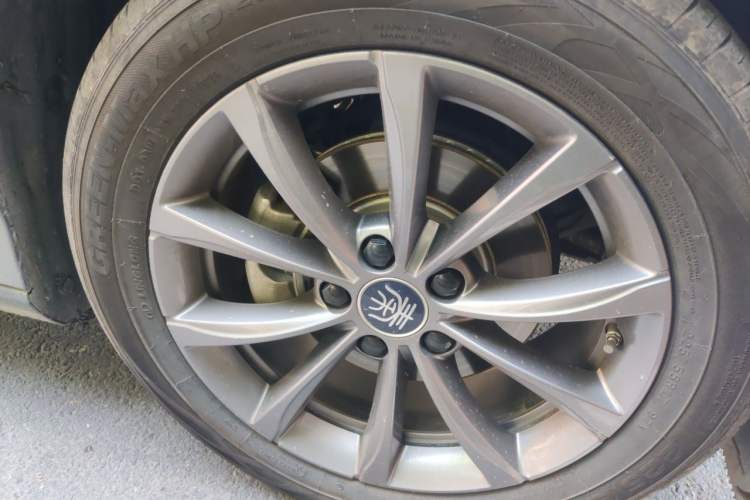 Used BYD Qin L 2025 EV 545KM Beyond Version Right Front Wheel Hub