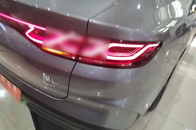Used BYD Qin L 2025 DM-i Smart Drive 120KM Superior Model Right Rear Taillight
