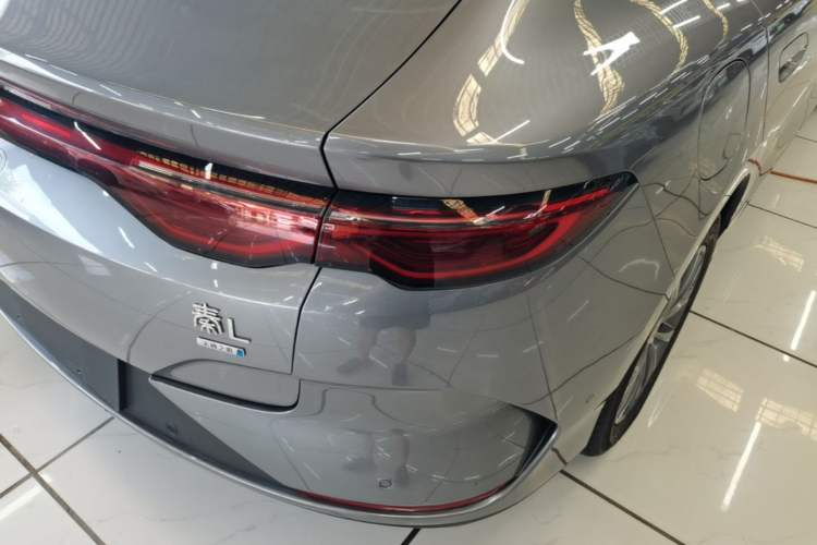 Used BYD Qin L 2025 EV 545KM Beyond Version Right Rear Taillight