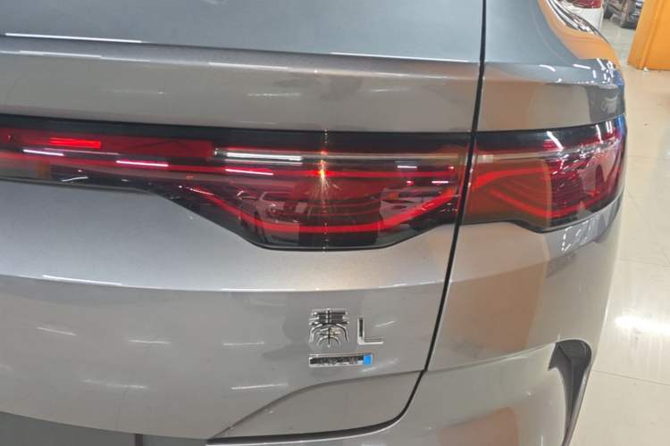 Used BYD Qin L 2025 EV 545KM Excellence Edition Right Rear Taillight