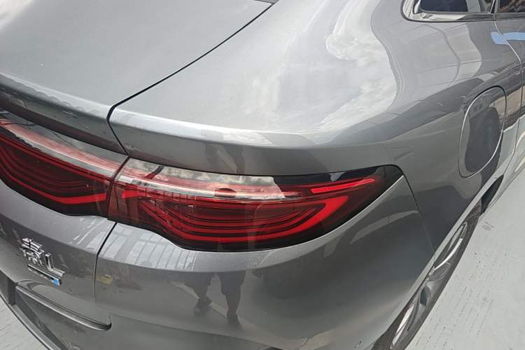 Used BYD Qin L 2025 EV 470KM Leading Edition Right Rear Taillight