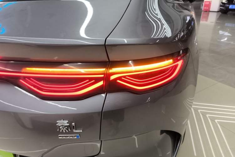 Used BYD Qin L 2025 EV 545KM Beyond Version Right Rear Taillight