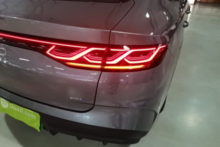 Used BYD Qin L 2025 DM-i Smart Drive 80KM Leading Model Right Rear Taillight
