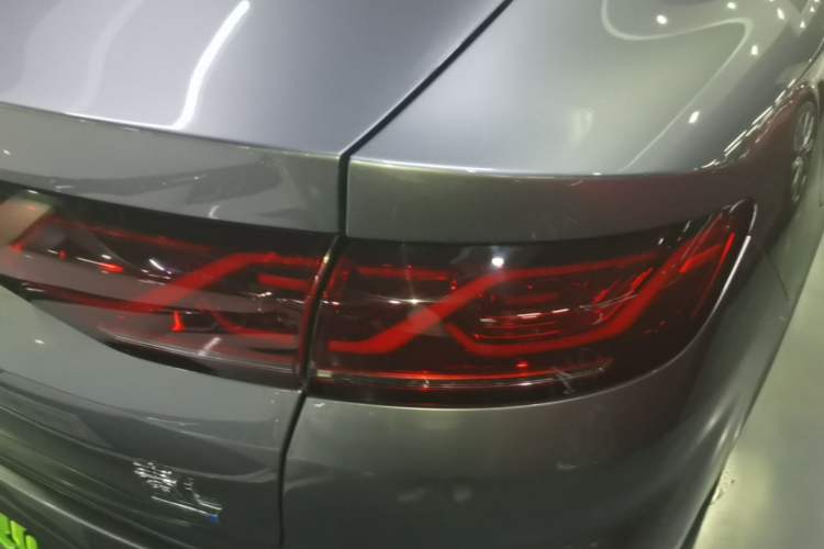 Used BYD Qin L 2025 DM-i Smart Drive 80KM Leading Model Right Rear Taillight
