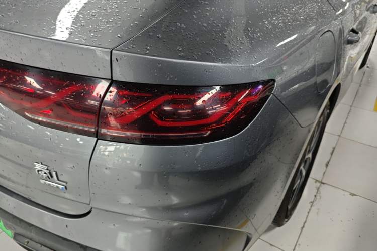 Used BYD Qin L 2025 DM-i Smart Drive 120KM Leading Model Right Rear Taillight