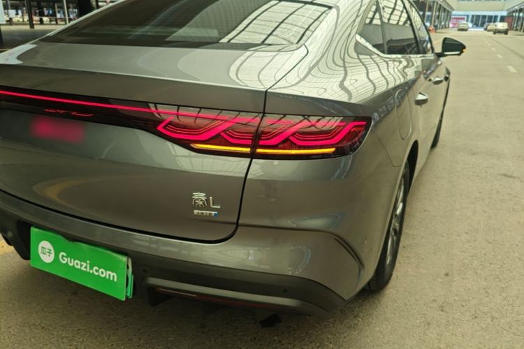 Used BYD Qin L 2025 DM-i Smart Drive 80KM Leading Model Right Rear Taillight