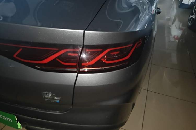 Used BYD Qin L 2025 DM-i Smart Drive 80KM Leading Model Right Rear Taillight