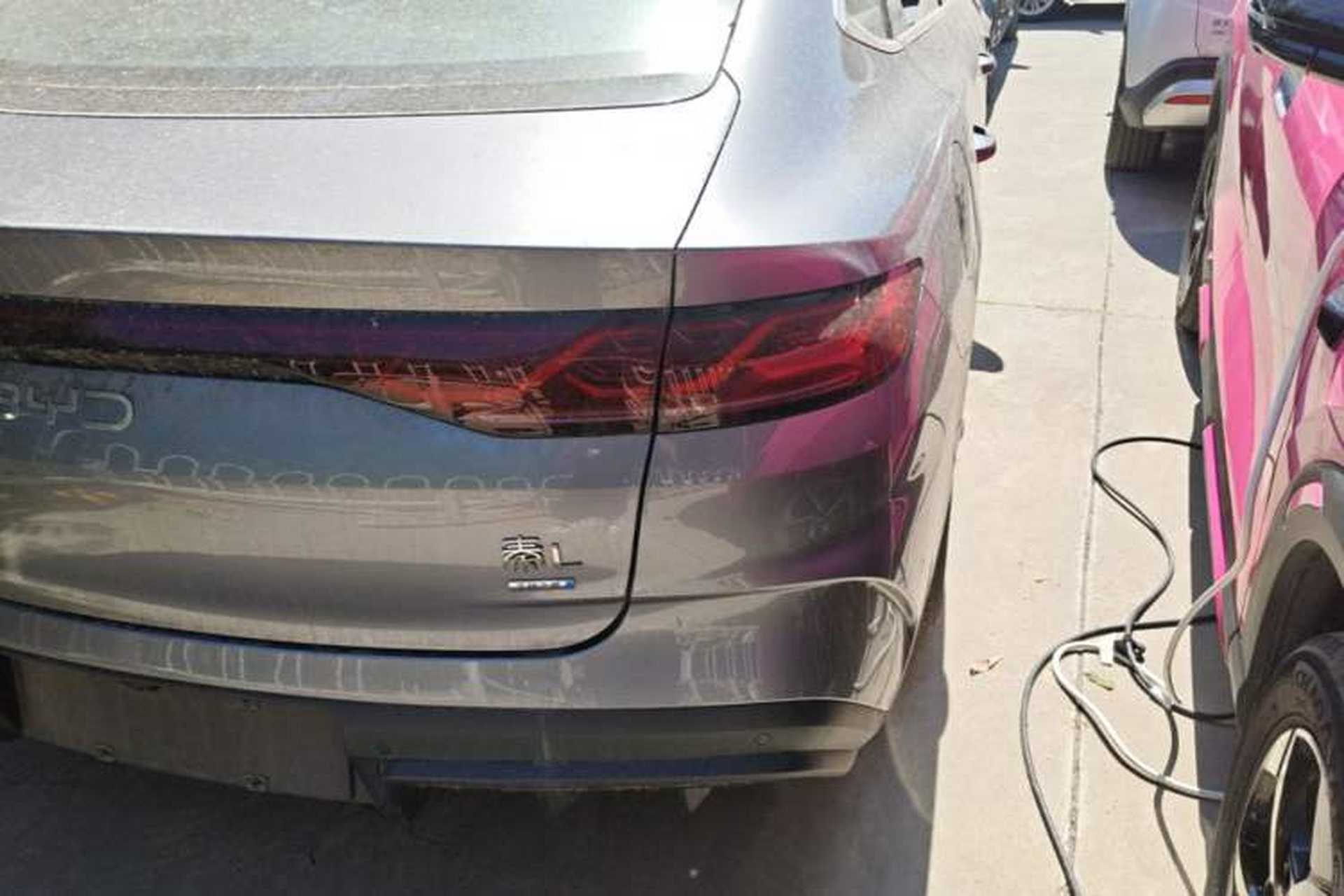 Used BYD Qin L 2025 DM-i Smart Drive 120KM Superior Model Right Rear Taillight