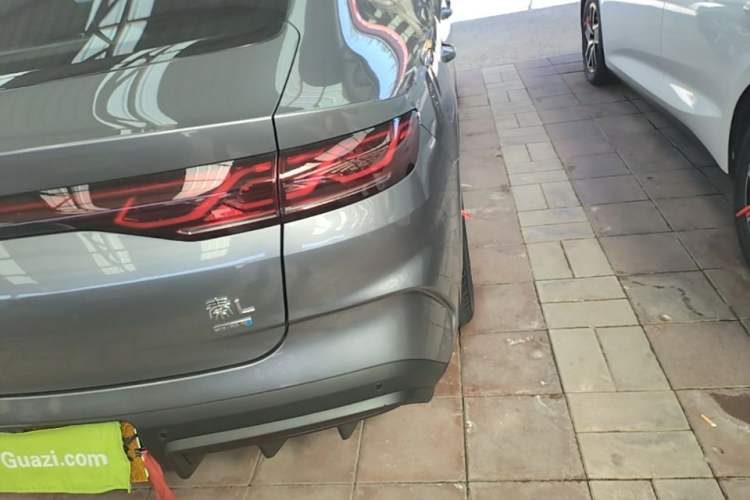 Used BYD Qin L 2025 DM-i Smart Drive 120KM Leading Model Right Rear Taillight