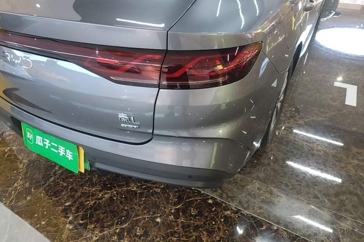 Used BYD Qin L 2025 DM-i Smart Drive 80KM Leading Model Right Rear Taillight