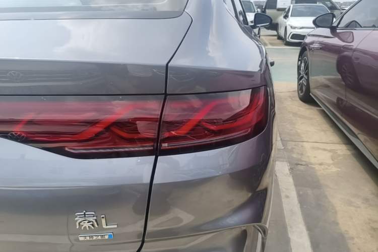 Used BYD Qin L 2025 DM-i Smart Drive 80KM Leading Model Right Rear Taillight