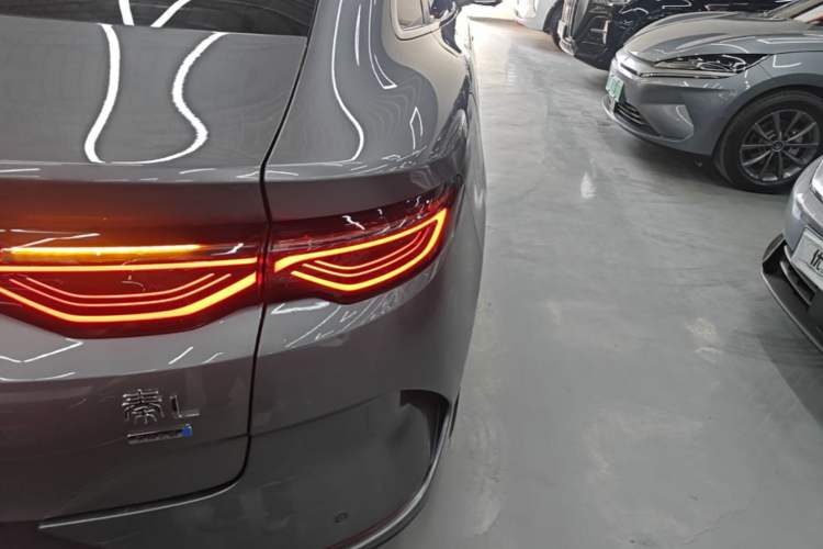 Used BYD Qin L 2025 EV 545KM Beyond Version Right Rear Taillight