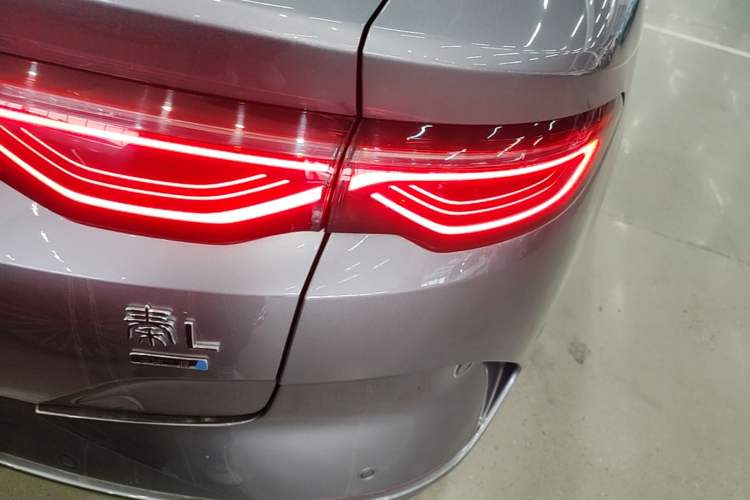 Used BYD Qin L 2025 EV 470KM Leading Edition Right Rear Taillight