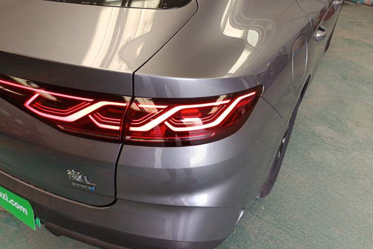 Used BYD Qin L 2025 DM-i Smart Drive 80KM Superior Model Right Rear Taillight