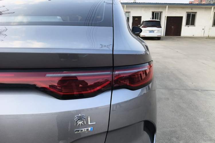 Used BYD Qin L 2025 EV 545KM Beyond Version Right Rear Taillight