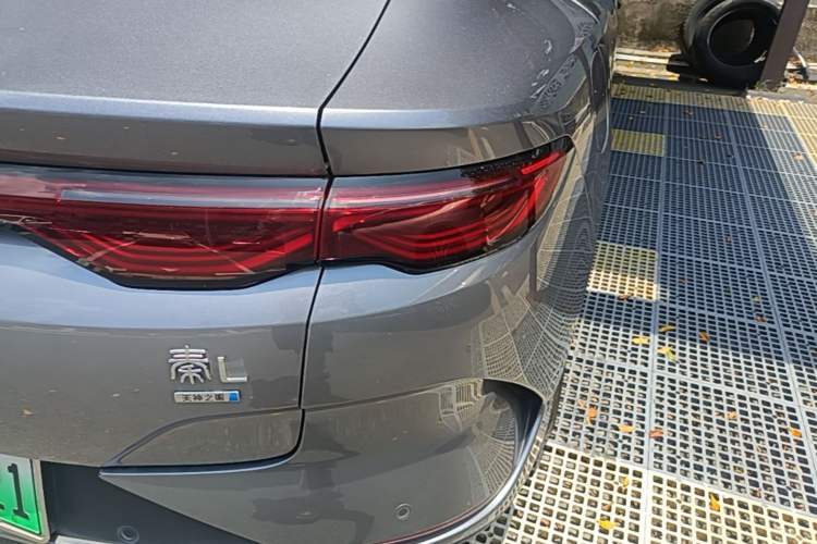 Used BYD Qin L 2025 EV 545KM Beyond Version Right Rear Taillight