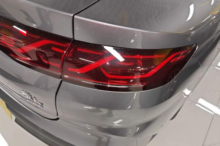 Used BYD Qin L 2025 DM-i Smart Drive 120KM Superior Model Right Rear Taillight
