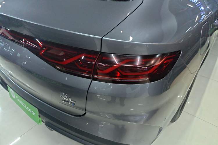 Used BYD Qin L 2025 DM-i Smart Drive 80KM Leading Model Right Rear Taillight