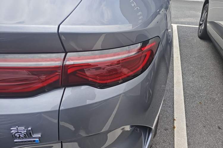 Used BYD Qin L 2025 EV 545KM Beyond Version Right Rear Taillight