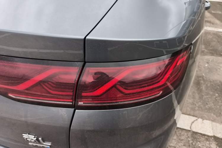 Used BYD Qin L 2025 DM-i Smart Drive 80KM Leading Model Right Rear Taillight