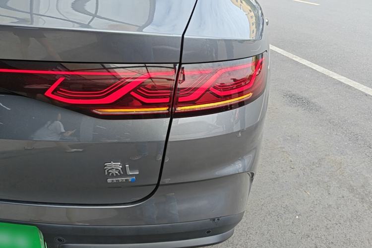 Used BYD Qin L 2025 DM-i Smart Drive 80KM Leading Model Right Rear Taillight