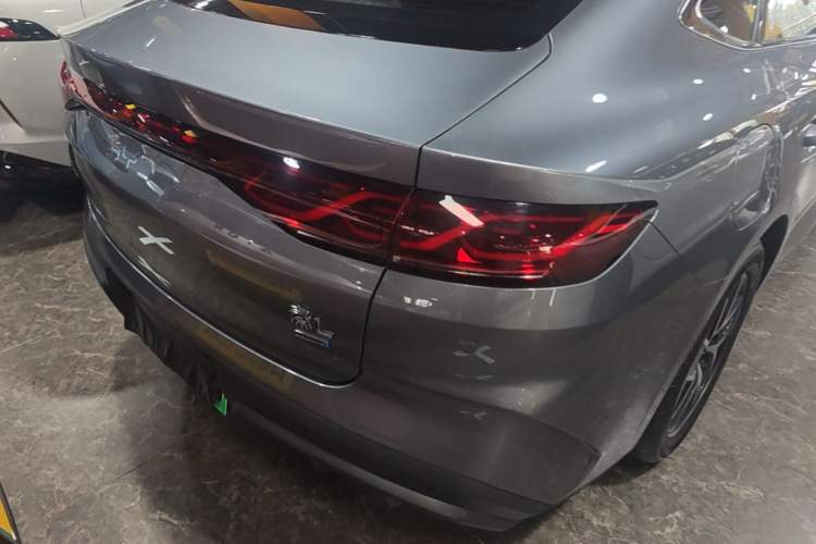 Used BYD Qin L 2025 DM-i Smart Drive 120KM Leading Model Right Rear Taillight