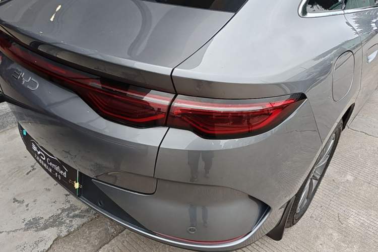 Used BYD Qin L 2025 EV 545KM Beyond Version Right Rear Taillight