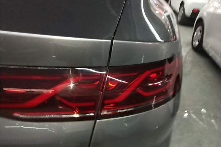Used BYD Qin L 2025 DM-i Smart Drive 80KM Leading Model Right Rear Taillight