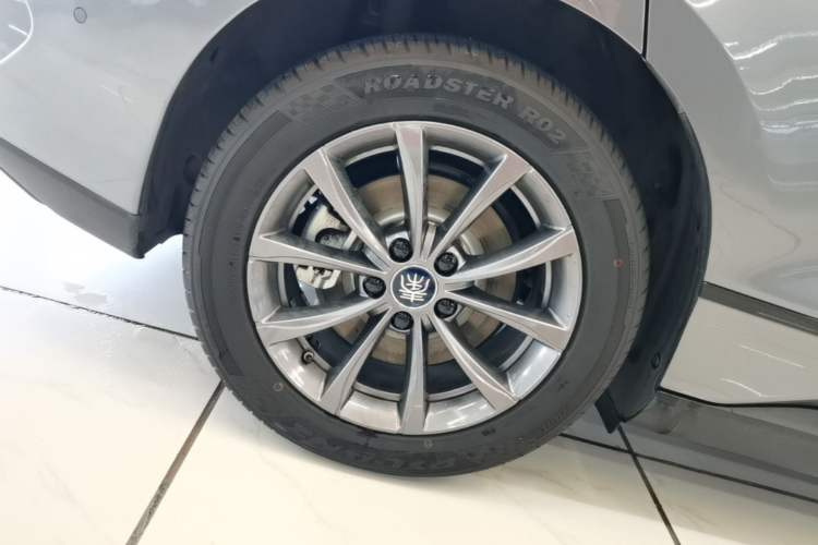 Used BYD Qin L 2025 EV 545KM Beyond Version Right Rear Wheel Hub
