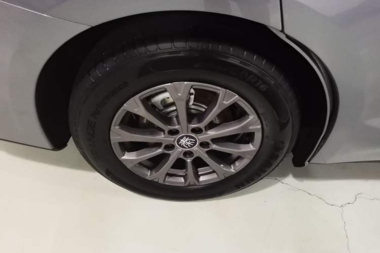 Used BYD Qin L 2025 DM-i Smart Drive 80KM Leading Model Right Rear Wheel Hub