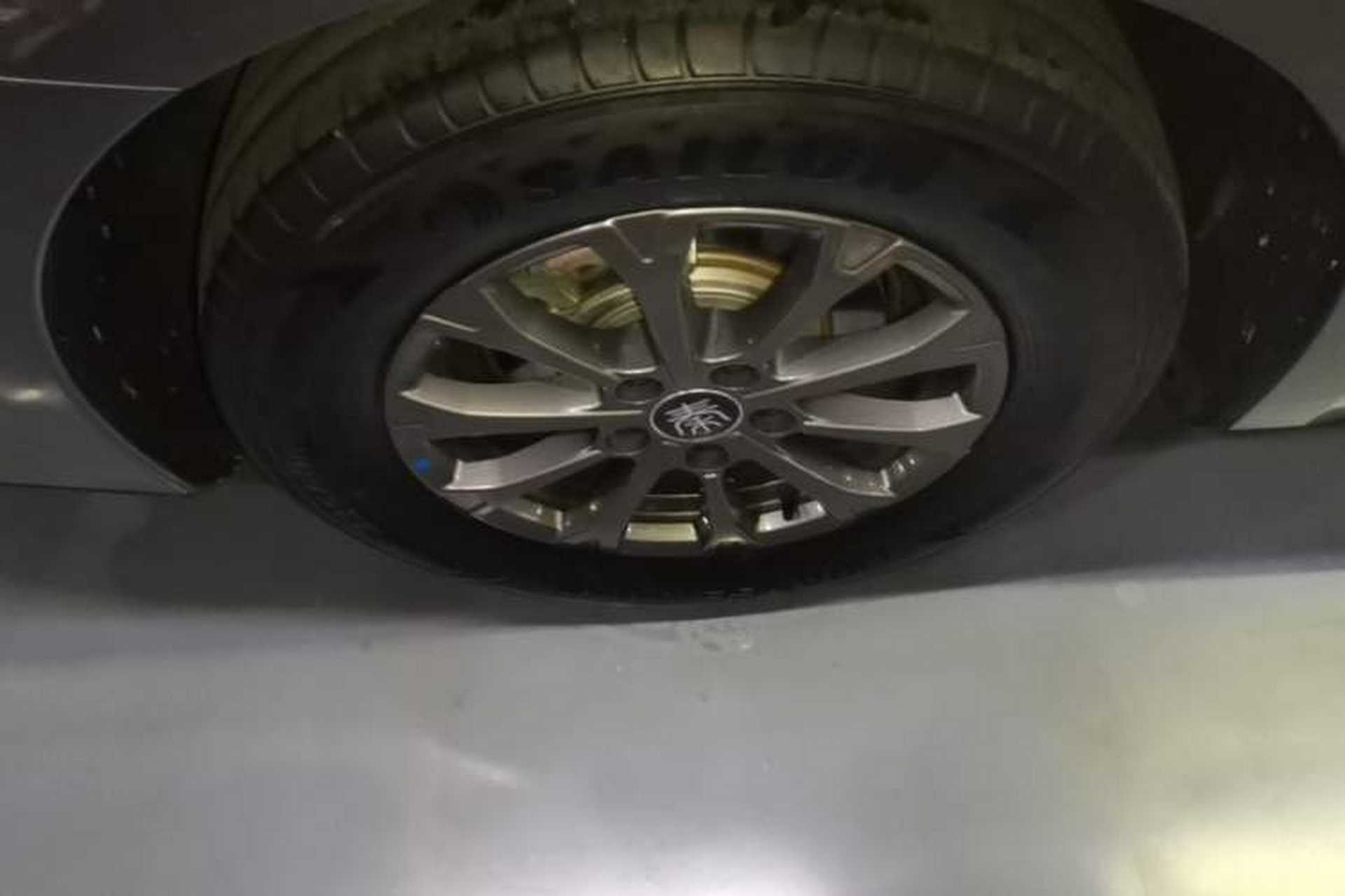 Used BYD Qin L 2025 DM-i Smart Drive 80KM Leading Model Right Rear Wheel Hub